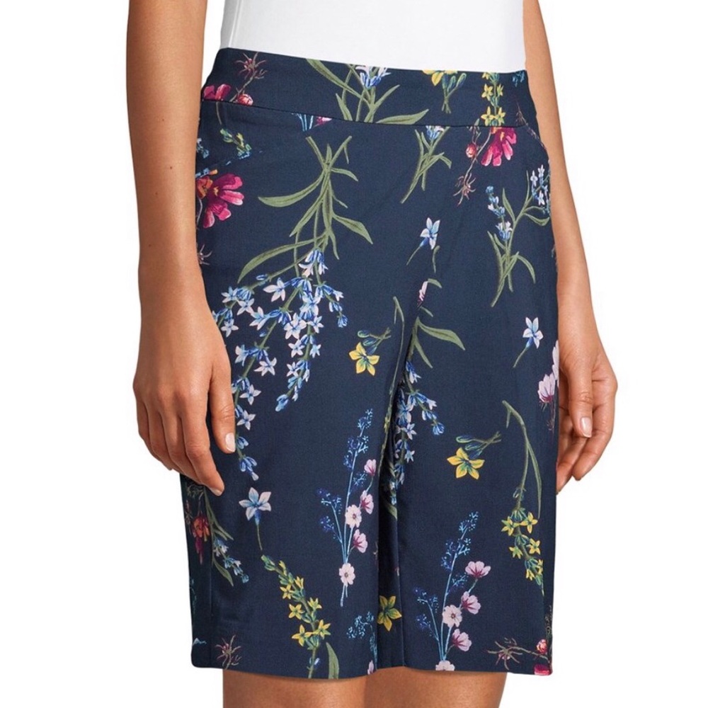 Bermuda Shorts, Blue Floral